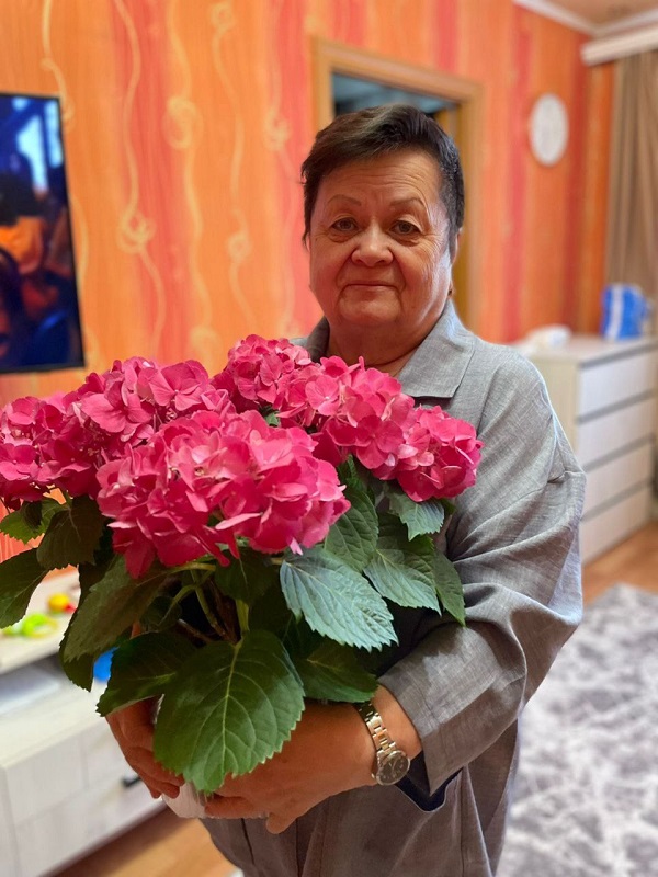 «Её Величество Мама»