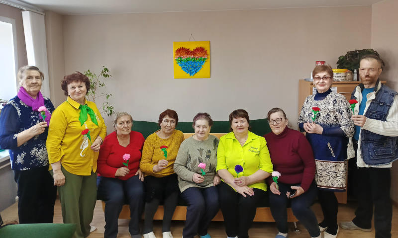 Цветы из пряжи.