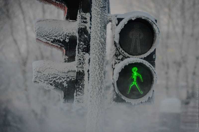 Правила поведения пешехода на дороге в зимнее время