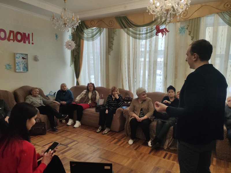 Кибербезопасность для серебрянного возраста:  учимся защищаться от мошенников вместе со Сбербанком.