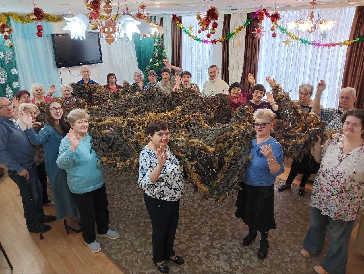 Серебряные волонтеры для СВО