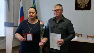  Галина Алексеевна Окончалова и Наталья Анатольевна Гусева, были удостоены медалями 